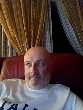 Snapshot of Alexis_Bull chatting on 09.26.25 Alexis Bull online show from 09.26.25