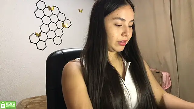 Snapshot of amelia_hall chatting on 11.23.25 amelia hall online show from 11.23.25