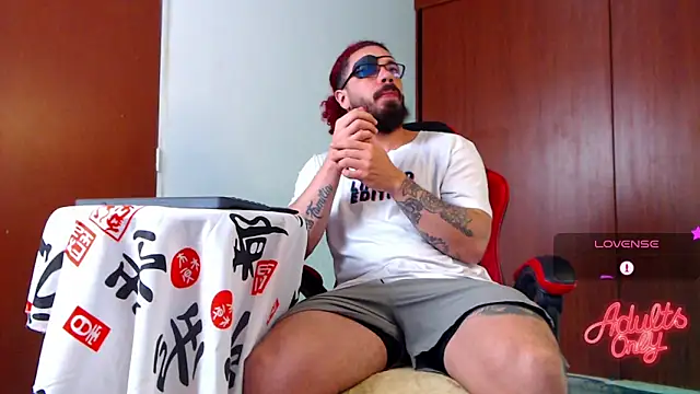 Snapshot of pirata_fitness chatting on 01.17.26 pirata fitness online show from 01.17.26