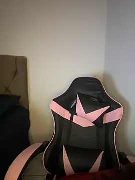 Snapshot of Manu_2002_ chatting on 09.12.25 Manu 2002  online show from 09.12.25