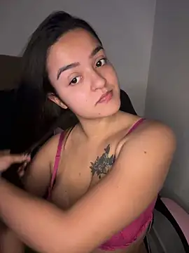 Snapshot of Manu_2002_ chatting on 09.18.25 Manu 2002  online show from 09.18.25