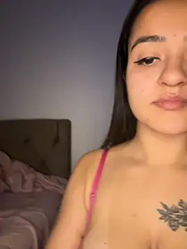 Snapshot of Manu_2002_ chatting on 10.04.25 Manu 2002  online show from 10.04.25