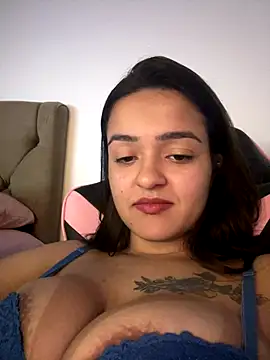 Snapshot of Manu_2002_ chatting on 10.21.25 Manu 2002  online show from 10.21.25