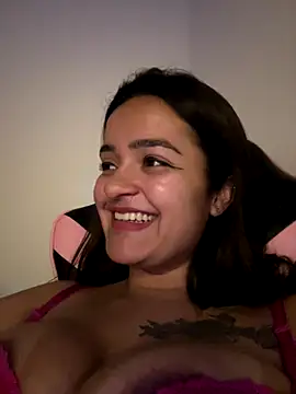 Snapshot of Manu_2002_ chatting on 10.21.25 Manu 2002  online show from 10.21.25