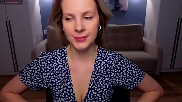 Snapshot of MelanieBennett chatting on 04.19.26 MelanieBennett online show from 04.19.26