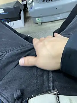 Snapshot of m4m4m4m chatting on 11.21.25 m4m4m4m online show from 11.21.25