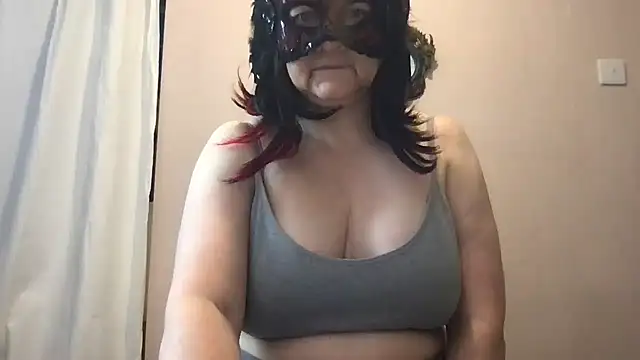 Snapshot of Raven_Magical_Milf chatting on 10.25.25 Raven Magical Milf online show from 10.25.25