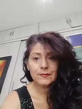 Snapshot of lunadicty chatting on 05.17.26 lunadicty online show from 05.17.26