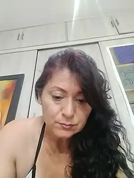 Snapshot of lunadicty chatting on 05.21.26 lunadicty online show from 05.21.26