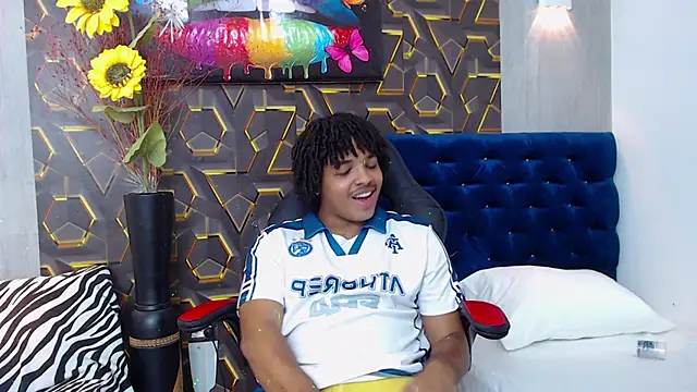Snapshot of black_king_241 chatting on 10.13.25 black king 241 online show from 10.13.25