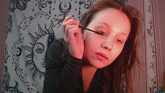 Thighswithspikes online show from 09.18.25