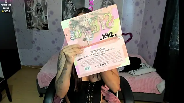 Medussa katt online show from 11.19.25