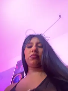 Snapshot of Emmily_Vargas chatting on 09.20.25 Emmily Vargas online show from 09.20.25