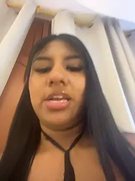 Snapshot of Emmily_Vargas chatting on 10.11.25 Emmily Vargas online show from 10.11.25