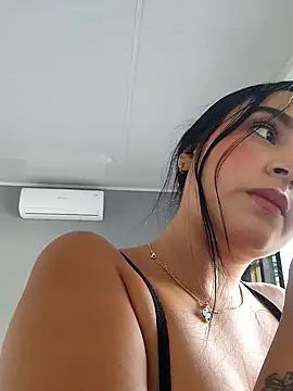 Rosa Warreen  online show from 10.20.25