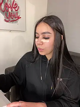 Cristina pinkk online show from 10.31.25