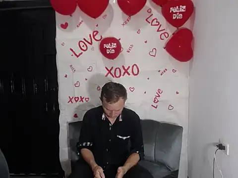 Snapshot of hot_mann11 chatting on 02.14.26 hot mann11 online show from 02.14.26