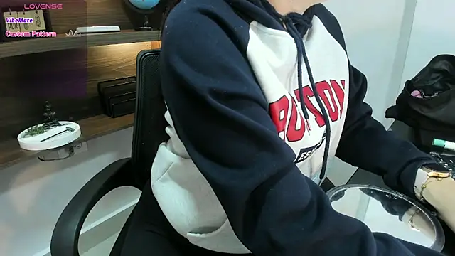 AlissaJoness online show from 04.12.26