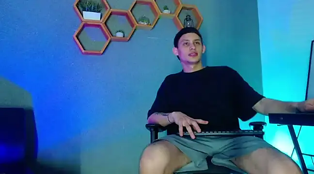 Snapshot of Latin_party_forsex chatting on 03.21.25 Latin party forsex online show from 03.21.25