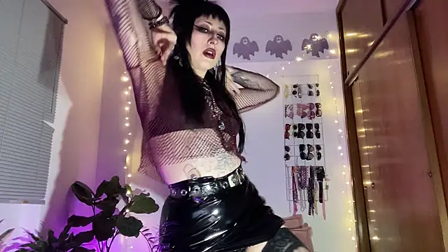 Snapshot of ELENA_UMBRA chatting on 04.04.26 ELENA UMBRA online show from 04.04.26
