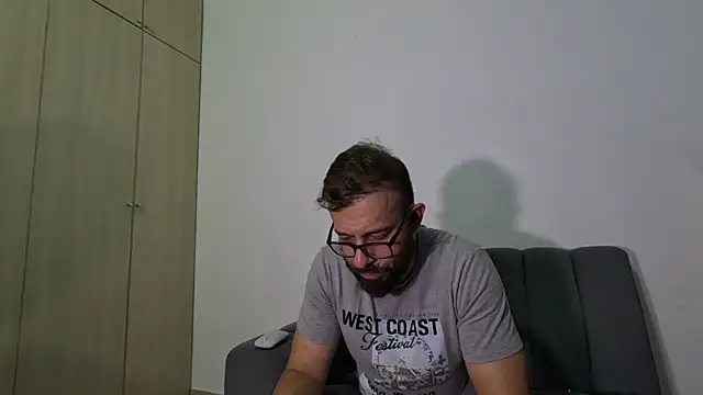 Snapshot of Aqualatino chatting on 03.22.25 Aqualatino online show from 03.22.25