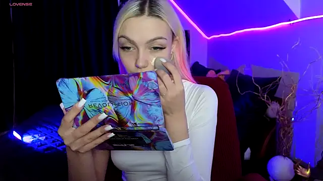 LinaLirian online show from 11.23.25