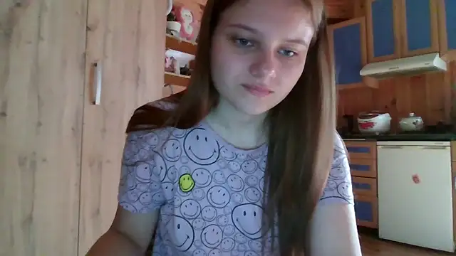 Snapshot of Little_shygirl chatting on 09.15.25 Little shygirl online show from 09.15.25