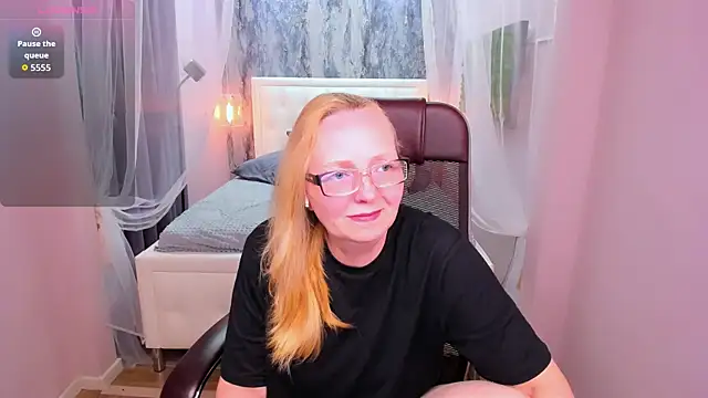 Karen Villis online show from 08.03.26