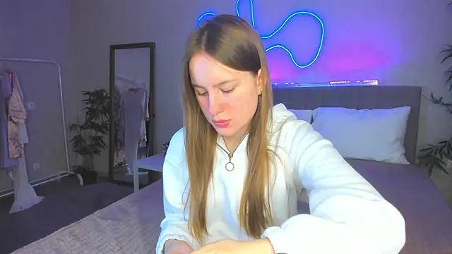 Candy Cansew online show from 09.10.25