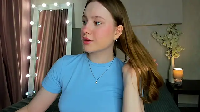 Candy Cansew online show from 04.03.26