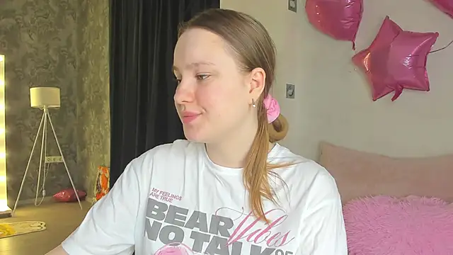 Snapshot of Candy_Cansew chatting on 06.06.26 Candy Cansew online show from 06.06.26