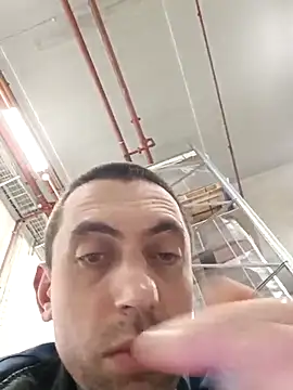 Snapshot of Wiena11 chatting on 03.21.25 Wiena11 online show from 03.21.25