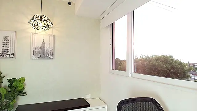 Snapshot of _Victoria_Collins chatting on 09.17.25 Victoria Collins online show from 09.17.25