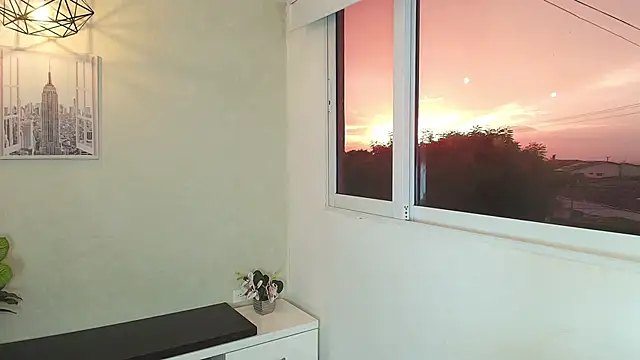 Snapshot of _Victoria_Collins chatting on 10.02.25 Victoria Collins online show from 10.02.25