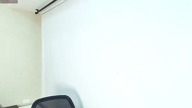 Snapshot of _Victoria_Collins chatting on 11.13.25 Victoria Collins online show from 11.13.25