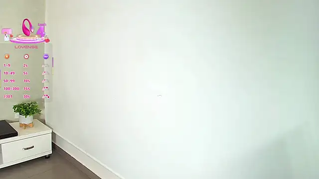 Snapshot of _Victoria_Collins chatting on 11.24.25 Victoria Collins online show from 11.24.25