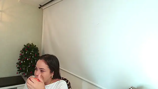 Snapshot of _Victoria_Collins chatting on 11.29.25 Victoria Collins online show from 11.29.25