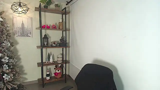 Snapshot of _Victoria_Collins chatting on 12.01.25 Victoria Collins online show from 12.01.25