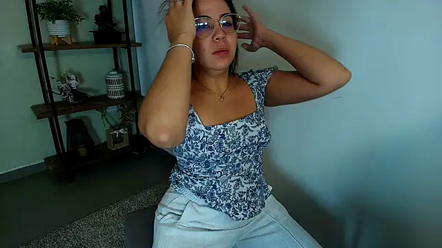 Snapshot of _Victoria_Collins chatting on 02.07.26 Victoria Collins online show from 02.07.26