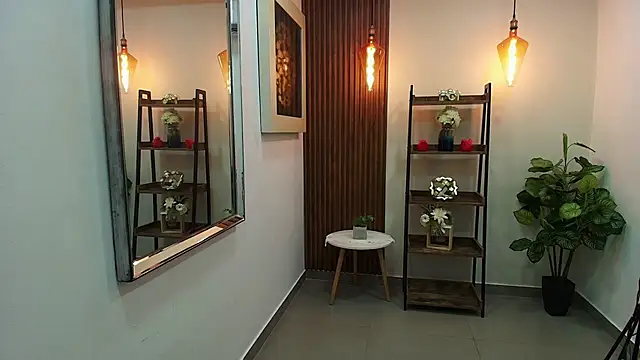  Victoria Collins online show from 05.18.26