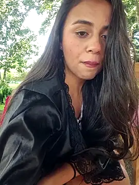 Lunaluxe1001 online show from 12.04.25