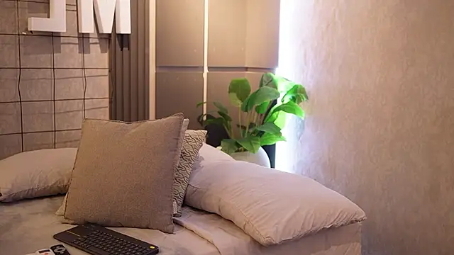 Susan wall online show from 04.15.26