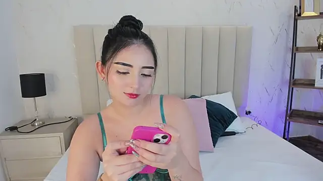 Snapshot of LilithHarperr_ chatting on 05.29.26 LilithHarperr online show from 05.29.26