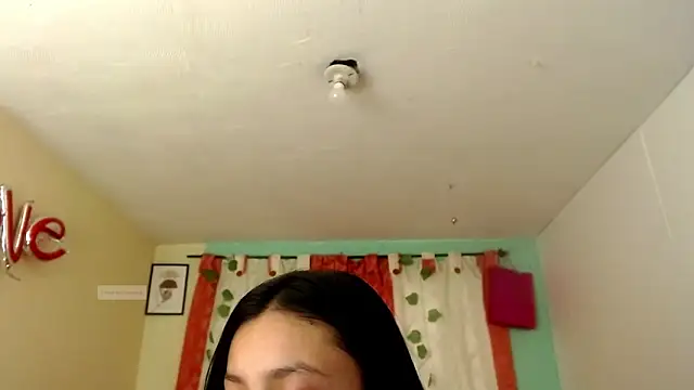 Snapshot of vale_miel chatting on 09.11.25 vale miel online show from 09.11.25