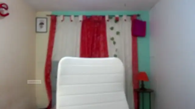 Snapshot of vale_miel chatting on 09.17.25 vale miel online show from 09.17.25