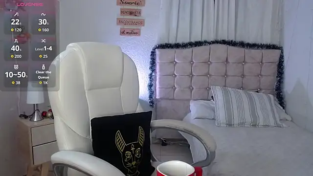 mia traveluxe online show from 12.21.25