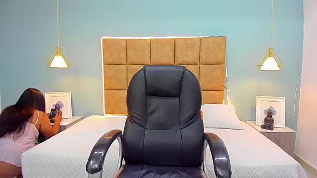 Snapshot of NaniXoxo18 chatting on 11.10.25 NaniXoxo18 online show from 11.10.25