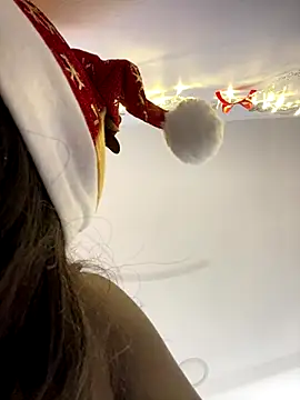 alissradiante1 online show from 12.20.25