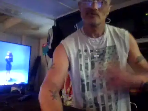 Snapshot of badboy2u2025 chatting on 03.22.26 badboy2u2025 online show from 03.22.26
