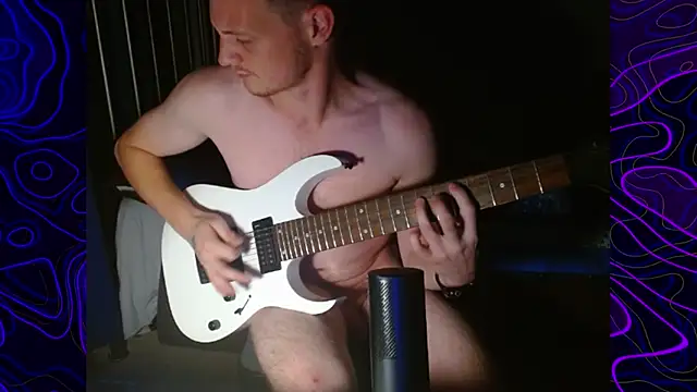 Snapshot of lustylyndon chatting on 10.13.25 lustylyndon online show from 10.13.25